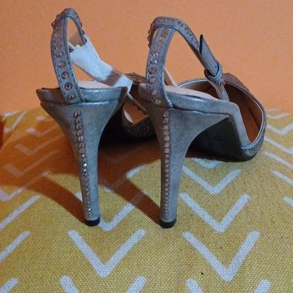 Adrienne Vittadini dress shoes - Picture 3 of 4